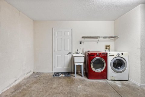 House in Oxford, Florida 3 bedrooms, 179.21 sq.m. № 2234928 - photo 28