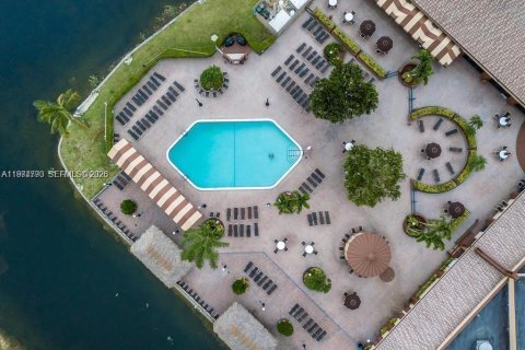 Condo in Sunrise, Florida, 2 bedrooms  № 2041776 - photo 20