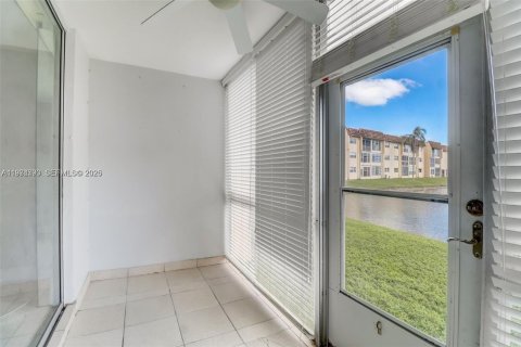 Condo in Sunrise, Florida, 2 bedrooms  № 2041776 - photo 7