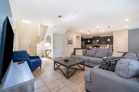 House in Davenport, Florida 5 bedrooms, 235.23 sq.m. № 2112168 - photo 9