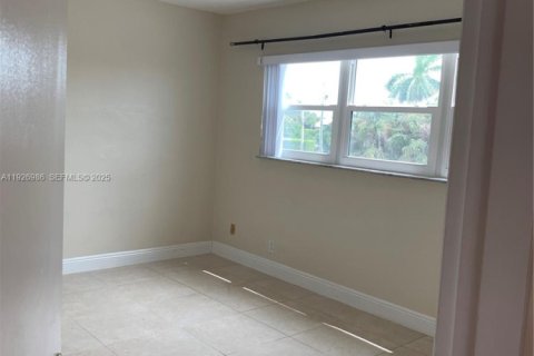 Copropriété à louer à Hallandale Beach, Floride: 1 chambre, 59.46 m2 № 1987404 - photo 10
