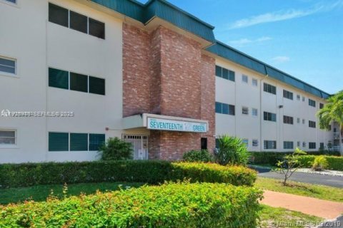 Copropriété à louer à Hallandale Beach, Floride: 1 chambre, 59.46 m2 № 1987404 - photo 1