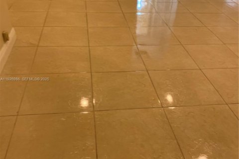 Copropriété à louer à Hallandale Beach, Floride: 1 chambre, 59.46 m2 № 1987404 - photo 7