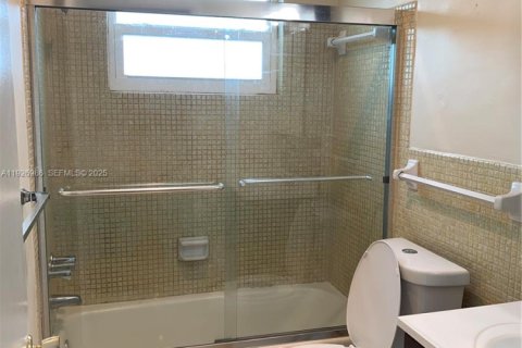 Copropriété à louer à Hallandale Beach, Floride: 1 chambre, 59.46 m2 № 1987404 - photo 13