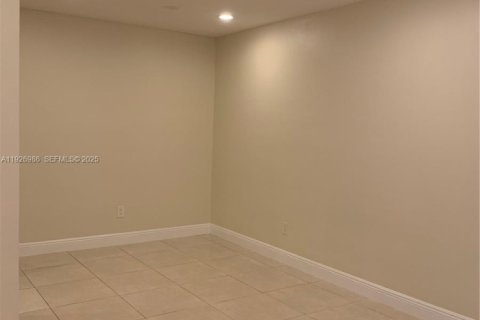 Copropriété à louer à Hallandale Beach, Floride: 1 chambre, 59.46 m2 № 1987404 - photo 8
