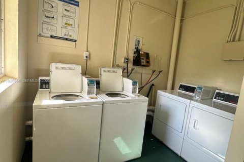 Copropriété à louer à Hallandale Beach, Floride: 1 chambre, 59.46 m2 № 1987404 - photo 20