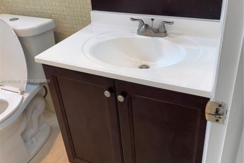 Copropriété à louer à Hallandale Beach, Floride: 1 chambre, 59.46 m2 № 1987404 - photo 14