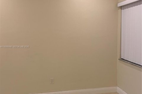 Copropriété à louer à Hallandale Beach, Floride: 1 chambre, 59.46 m2 № 1987404 - photo 9