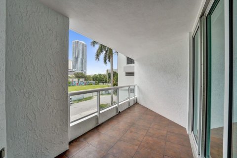 Condominio en venta en Fort Lauderdale, Florida, 1 dormitorio, 99.31 m2 № 2191796 - foto 12