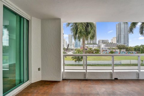 Condominio en venta en Fort Lauderdale, Florida, 1 dormitorio, 99.31 m2 № 2191796 - foto 13