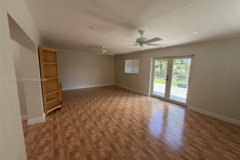 Villa ou maison à louer à Miami, Floride: 3 chambres, 167.5 m2 № 1992847 - photo 14