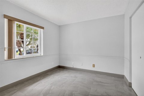 Villa ou maison à vendre à Miramar, Floride: 4 chambres, 182.55 m2 № 2047703 - photo 7