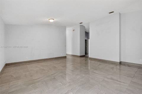 Villa ou maison à vendre à Miramar, Floride: 4 chambres, 182.55 m2 № 2047703 - photo 12