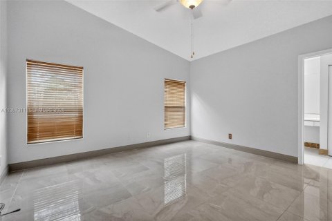 Villa ou maison à vendre à Miramar, Floride: 4 chambres, 182.55 m2 № 2047703 - photo 26