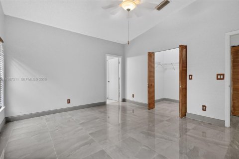 Villa ou maison à vendre à Miramar, Floride: 4 chambres, 182.55 m2 № 2047703 - photo 28