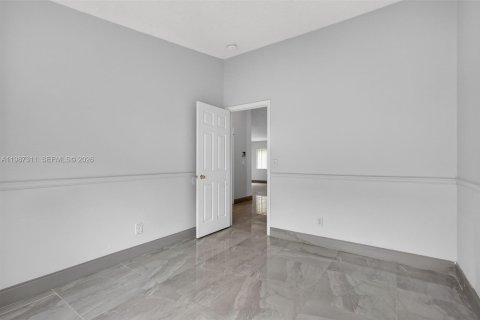 Villa ou maison à vendre à Miramar, Floride: 4 chambres, 182.55 m2 № 2047703 - photo 17