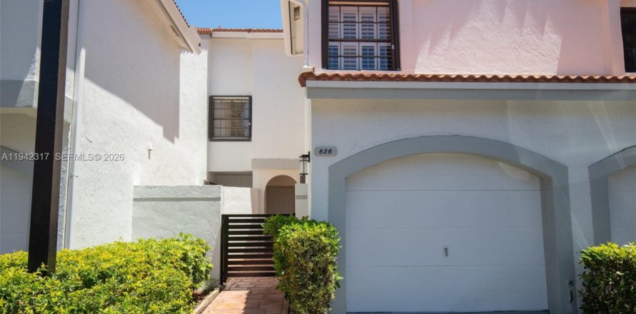 Townhouse in Aventura, Florida 3 bedrooms, 158.58 sq.m. № 2060004