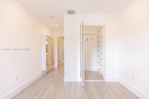 Townhouse in Aventura, Florida 3 bedrooms, 158.58 sq.m. № 2060004 - photo 27