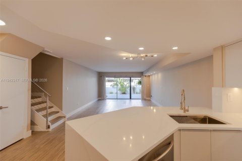 Townhouse in Aventura, Florida 3 bedrooms, 158.58 sq.m. № 2060004 - photo 9
