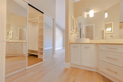 Townhouse in Aventura, Florida 3 bedrooms, 158.58 sq.m. № 2060004 - photo 17