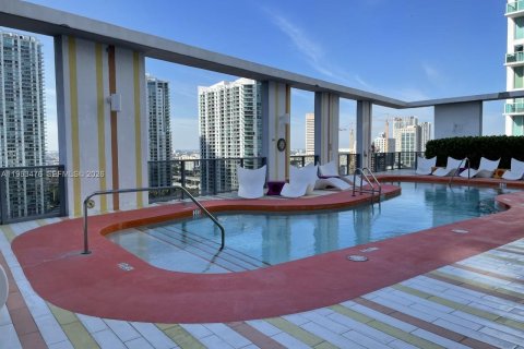Condo in Miami, Florida, 1 bedroom  № 2025324 - photo 2