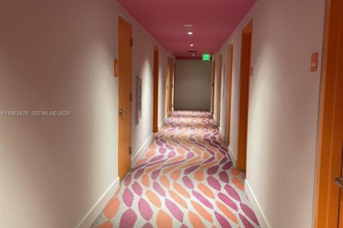 Condo in Miami, Florida, 1 bedroom  № 2025324 - photo 3