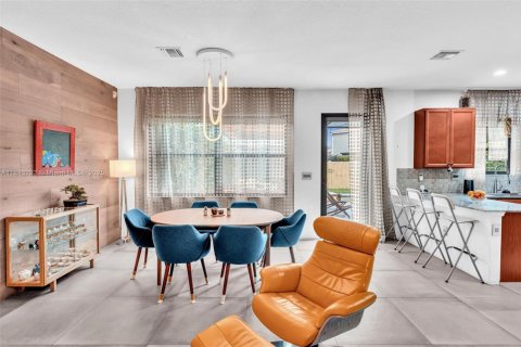 Villa ou maison à vendre à Miami, Floride: 4 chambres, 206.52 m2 № 1940040 - photo 23