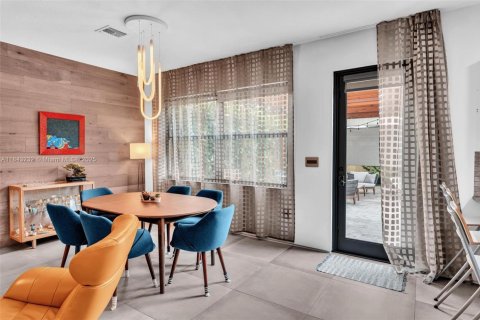 Villa ou maison à vendre à Miami, Floride: 4 chambres, 206.52 m2 № 1940040 - photo 27