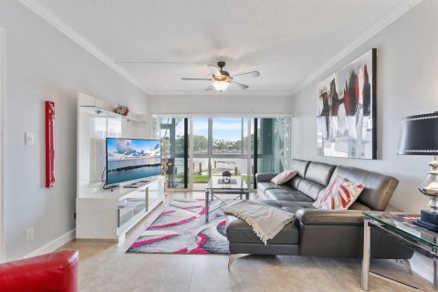 Condominio en venta en Deerfield Beach, Florida, 2 dormitorios, 87.42 m2 № 2146841 - foto 3