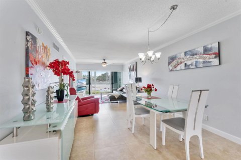 Condominio en venta en Deerfield Beach, Florida, 2 dormitorios, 87.42 m2 № 2146841 - foto 2