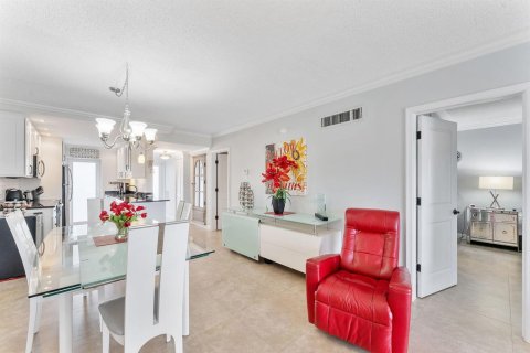 Condominio en venta en Deerfield Beach, Florida, 2 dormitorios, 87.42 m2 № 2146841 - foto 10