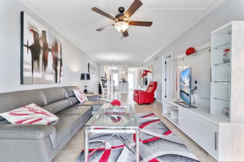 Condominio en venta en Deerfield Beach, Florida, 2 dormitorios, 87.42 m2 № 2146841 - foto 11