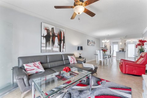 Condominio en venta en Deerfield Beach, Florida, 2 dormitorios, 87.42 m2 № 2146841 - foto 12