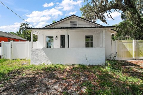 House in Ocala, Florida 2 bedrooms, 91.42 sq.m. № 1743269 - photo 1