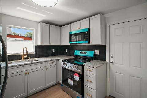 House in Ocala, Florida 2 bedrooms, 91.42 sq.m. № 1743269 - photo 8