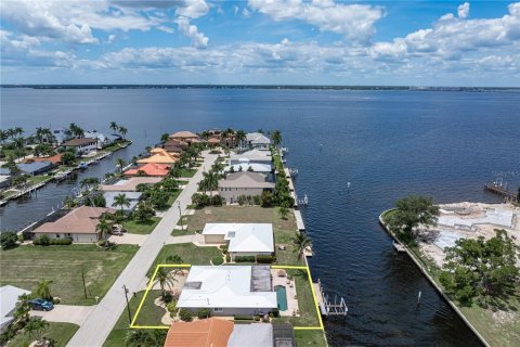 Villa ou maison à vendre à Punta Gorda, Floride: 3 chambres, 230.4 m2 № 2409991 - photo 9