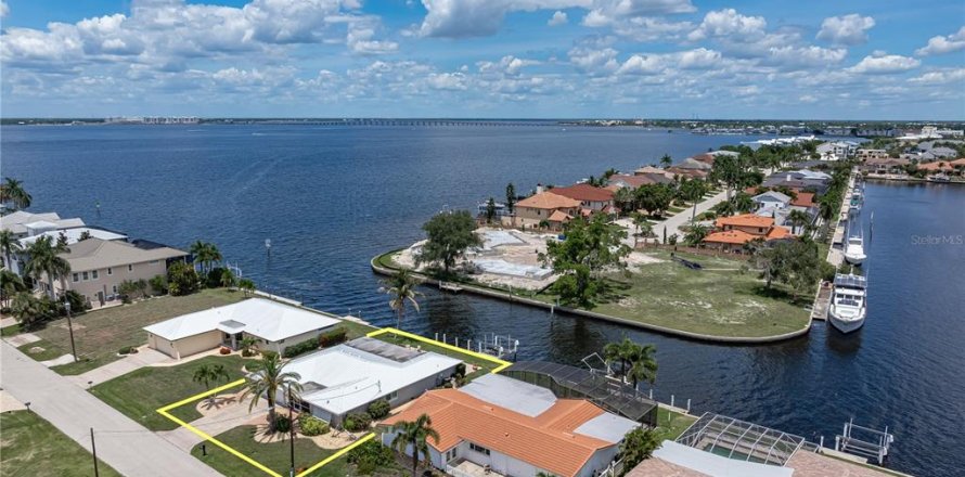 Villa ou maison à Punta Gorda, Floride 3 chambres, 230.4 m2 № 2409991