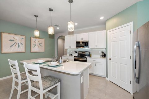 House in North Fort Myers, Florida 4 bedrooms, 169.83 sq.m. № 1725341 - photo 8