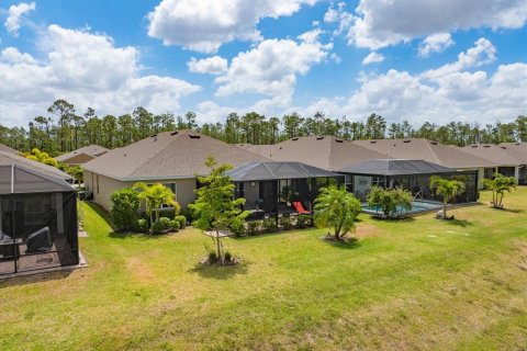 House in North Fort Myers, Florida 4 bedrooms, 169.83 sq.m. № 1725341 - photo 28