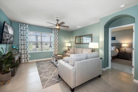 House in North Fort Myers, Florida 4 bedrooms, 169.83 sq.m. № 1725341 - photo 13