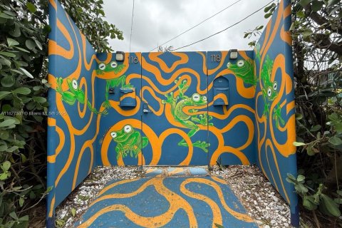 Commercial property in Miami, Florida 277.13 sq.m. № 1957970 - photo 3