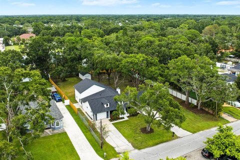 Casa en venta en Tampa, Florida, 4 dormitorios, 246.01 m2 № 1858435 - foto 2