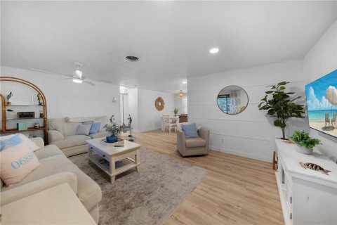 Casa en alquiler en Englewood, Florida, 3 dormitorios, 157.38 m2 № 1843587 - foto 3