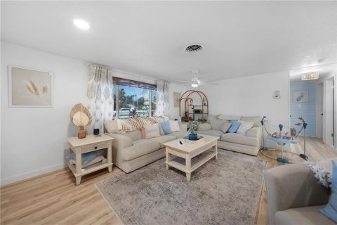 Casa en alquiler en Englewood, Florida, 3 dormitorios, 157.38 m2 № 1843587 - foto 4