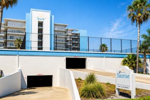Condominio en New Smyrna Beach, Florida, 2 dormitorios  № 2098383