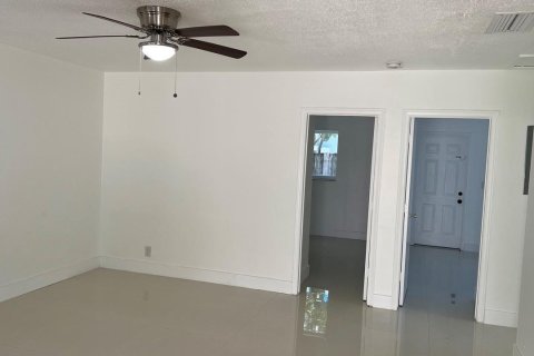 Appartement à louer à Pompano Beach, Floride: 2 chambres, 74.32 m2 № 2365353 - photo 4