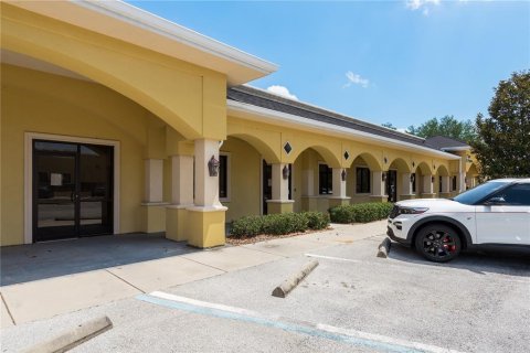 Propiedad comercial en alquiler en Lakeland, Florida, 1125.98 m2 № 1297680 - foto 3