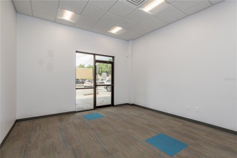 Propiedad comercial en alquiler en Lakeland, Florida, 1125.98 m2 № 1297680 - foto 17