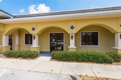 Propiedad comercial en alquiler en Lakeland, Florida, 1125.98 m2 № 1297680 - foto 2