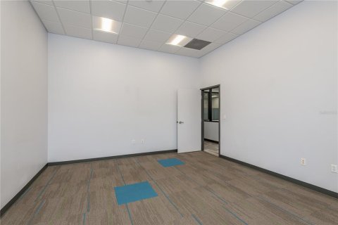 Propiedad comercial en alquiler en Lakeland, Florida, 1125.98 m2 № 1297680 - foto 18